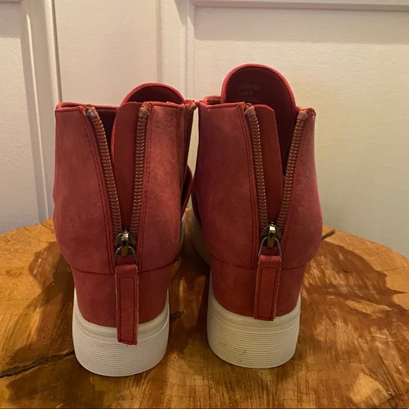 Pink Suede Wedges Size 8, NWOT - Picture 4 of 7